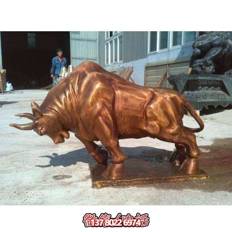 高雅精致的華爾街牛銅雕塑，點綴園林景觀