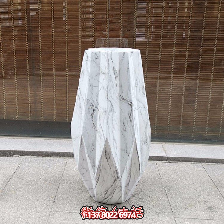 天然大理石雕刻花盆，為酒店裝飾添彩