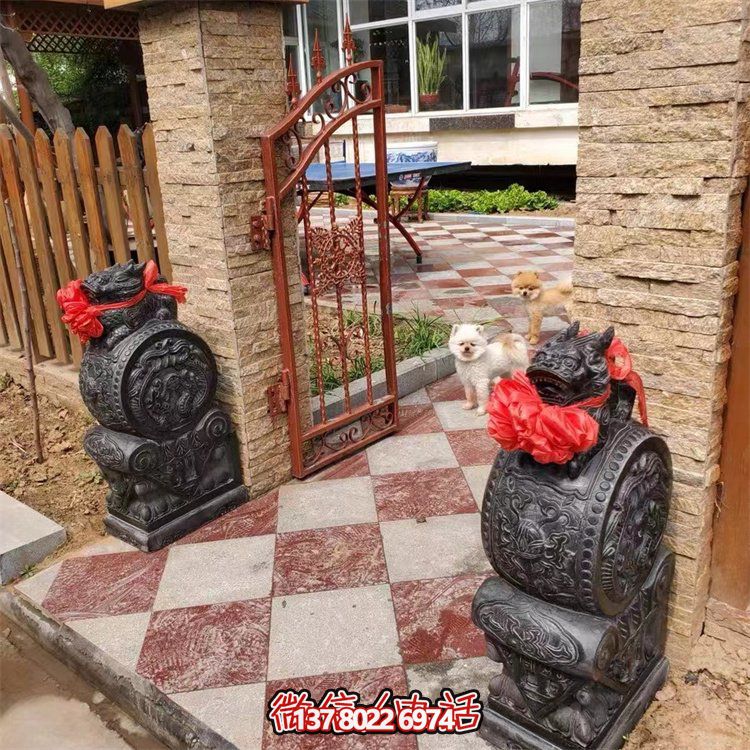 靜謐庭院抱石雕，鼓舞人心