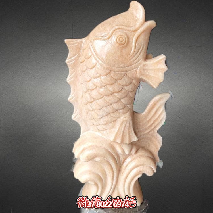 集大理石石雕、水景擺件、鯉魚雕塑于一體的精美藝術(shù)品