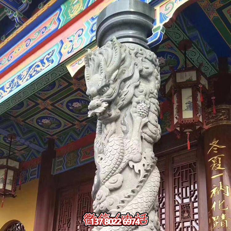 精美仿古園林，花崗巖石龍盤柱點綴