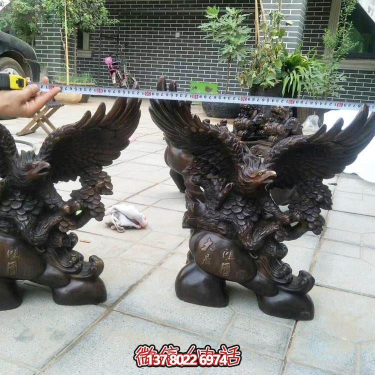 玻璃鋼老鷹雕塑，個性擺放商場裝飾