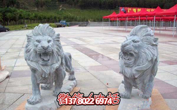 大型石雕獅子雕塑，給景區(qū)帶來濃厚的歷史氛圍