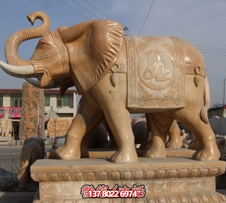 大型黃蠟石雕大象雕塑，為企業(yè)、酒店、景觀增添華麗風(fēng)采