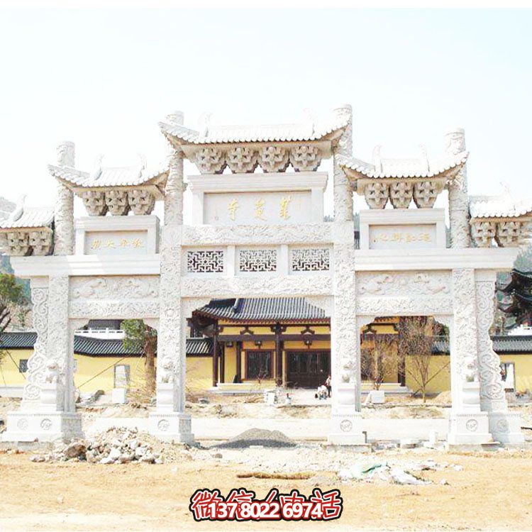 精細工藝刻石牌坊，裝點小區(qū)村口