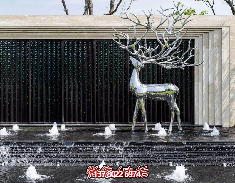 不銹鋼雕刻梅花鹿噴泉，打造公園景區(qū)創(chuàng)意噴泉