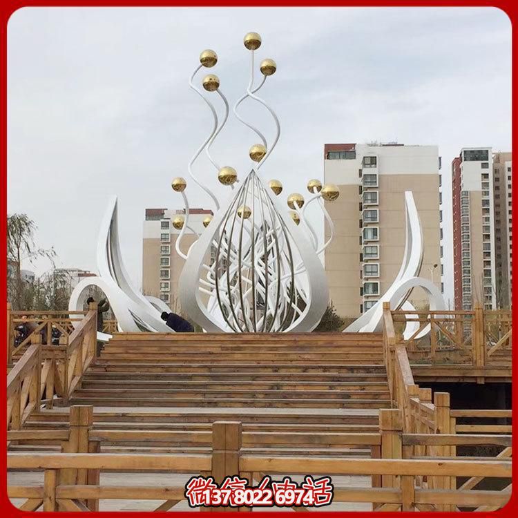 大型不銹鋼荷花雕塑，點(diǎn)綴美麗的景觀花園