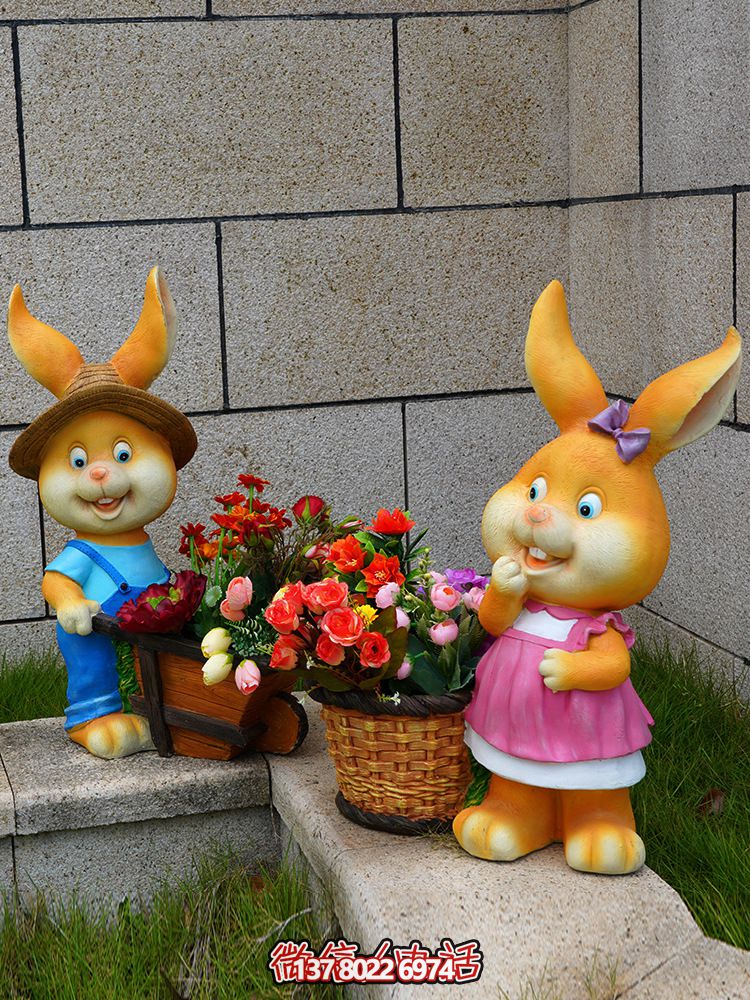 玻璃鋼彩繪只兔子雕塑，為庭院增添精彩