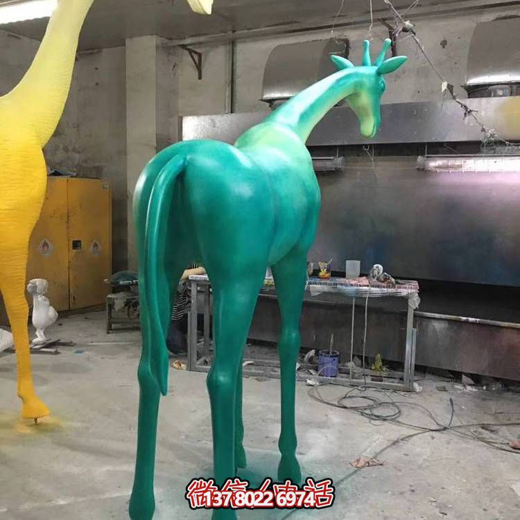 陳美大型戶(hù)外動(dòng)物長(zhǎng)頸鹿雕塑擺件