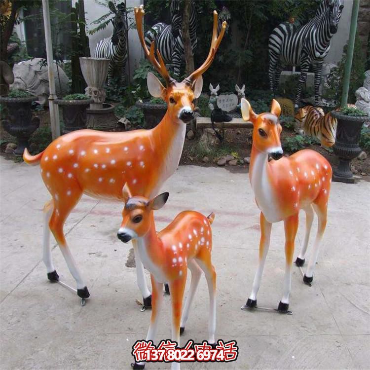 玻璃鋼仿真梅花鹿雕塑，為你的園林景觀增添仙氣