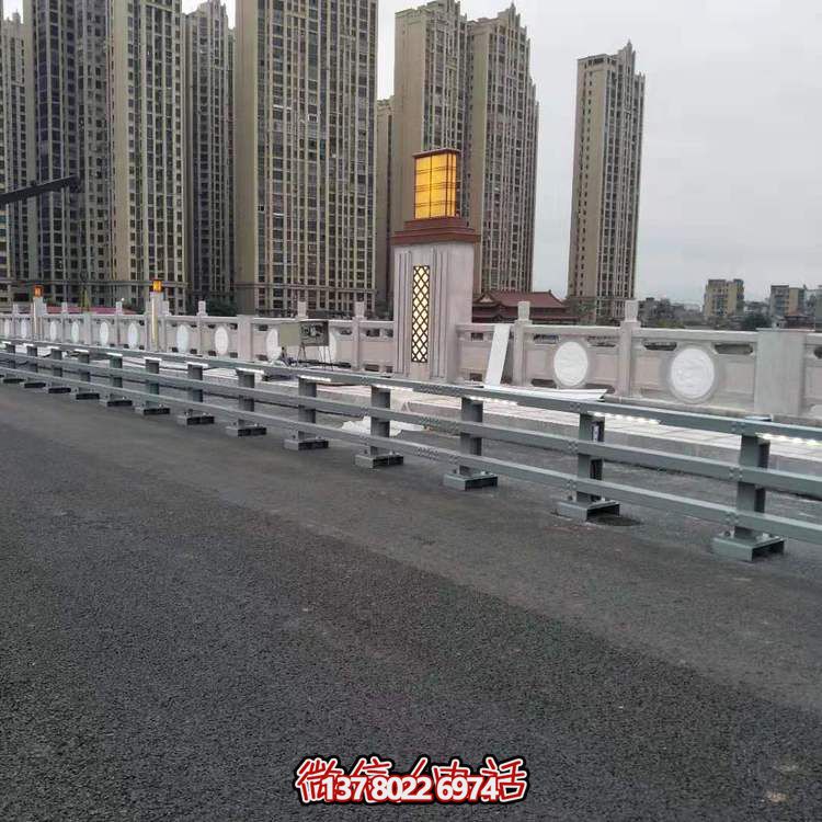 大理石護(hù)欄雕塑，為街道景觀帶來精美絕倫