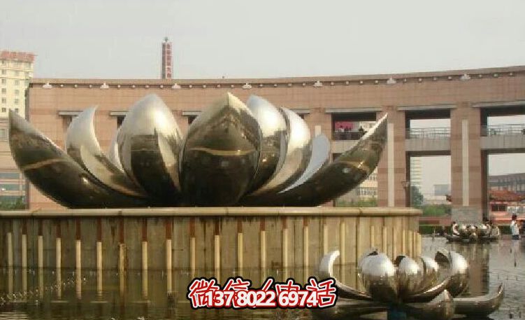 不銹鋼荷花雕塑，美化家園，增添小區(qū)公園戶外環(huán)境