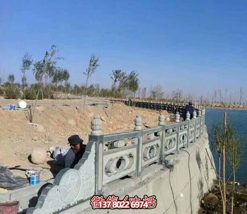 自然風(fēng)情的大理石護(hù)欄欄桿石雕