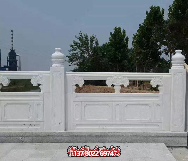 漢白玉鏤空石橋欄桿雕塑，為景區(qū)增添精彩