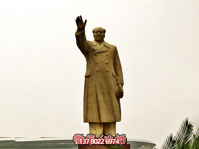毛澤東偉人銅雕揮手，宣揚(yáng)偉大精神！