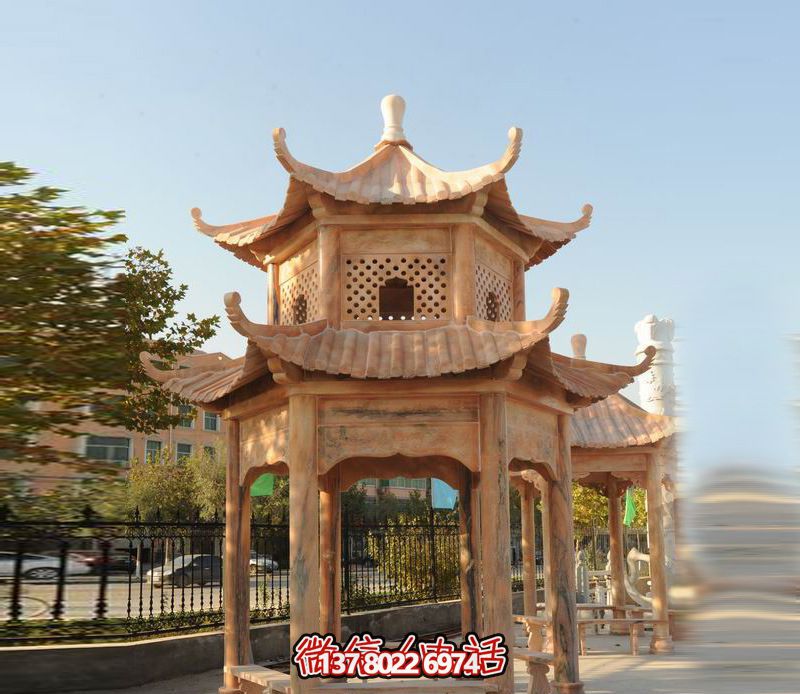 雙層涼亭，讓晚霞紅彩點(diǎn)綴庭院