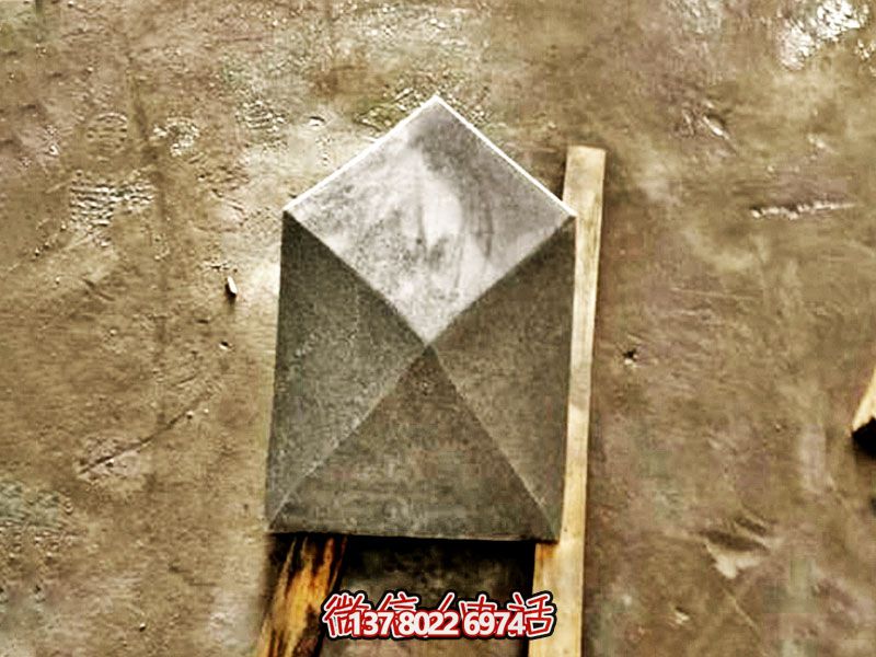 菱形擋車石阻石球，為兒童游樂場提供安全保障