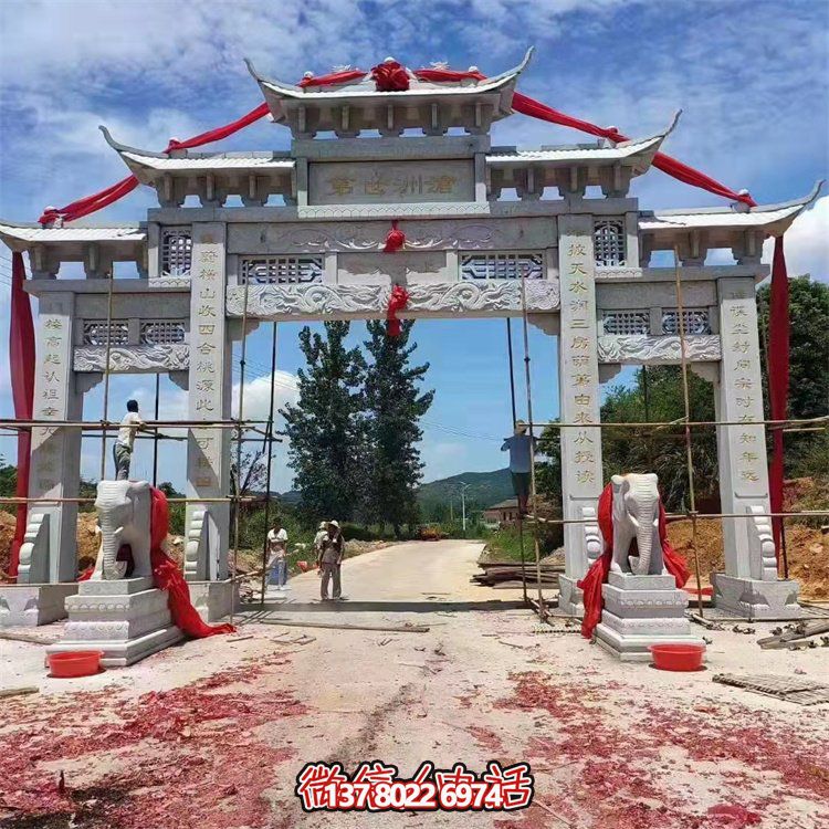 集道路四柱、花崗巖、花崗石雕和牌樓于一體的精美絕倫藝術(shù)品