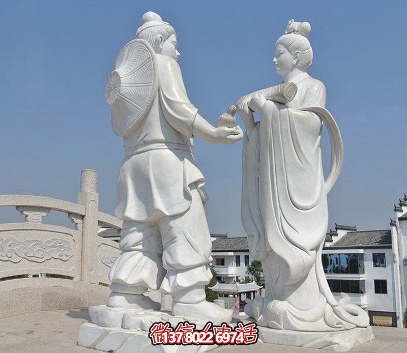 古代牛郎織女石雕，擺放于花園廣場，帶來漢白玉般的浪漫氣息