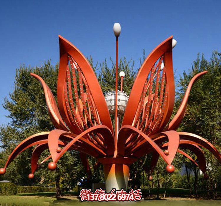 不銹鋼雕塑——綻放紅色花朵，為公園增添美麗