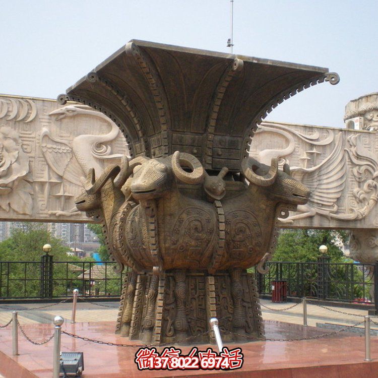 方尊銅香爐雕塑，讓景區(qū)廣場更加精彩