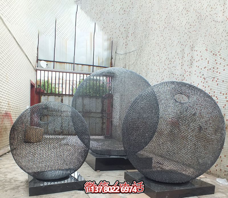 高級(jí)不銹鋼鏤空球體裝飾雕塑