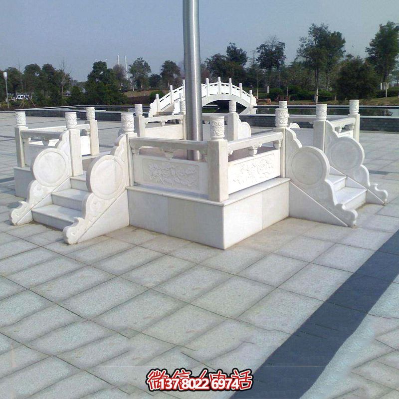 漢白玉升旗臺(tái)，喚醒城市雕塑美學(xué)