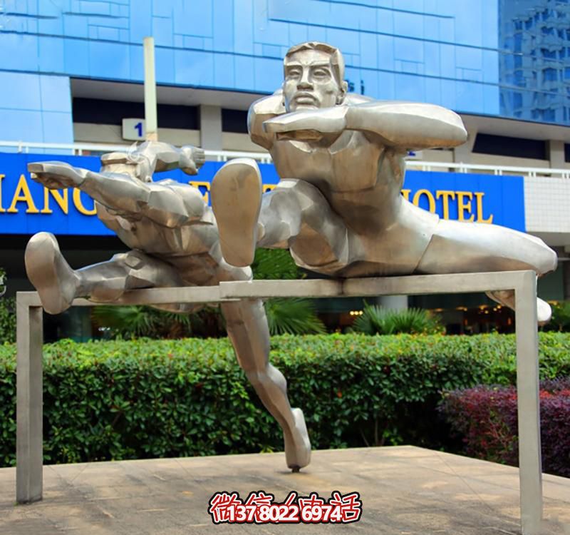 高科技不銹鋼跨欄雕塑裝置，傳承體育運(yùn)動(dòng)主題人物