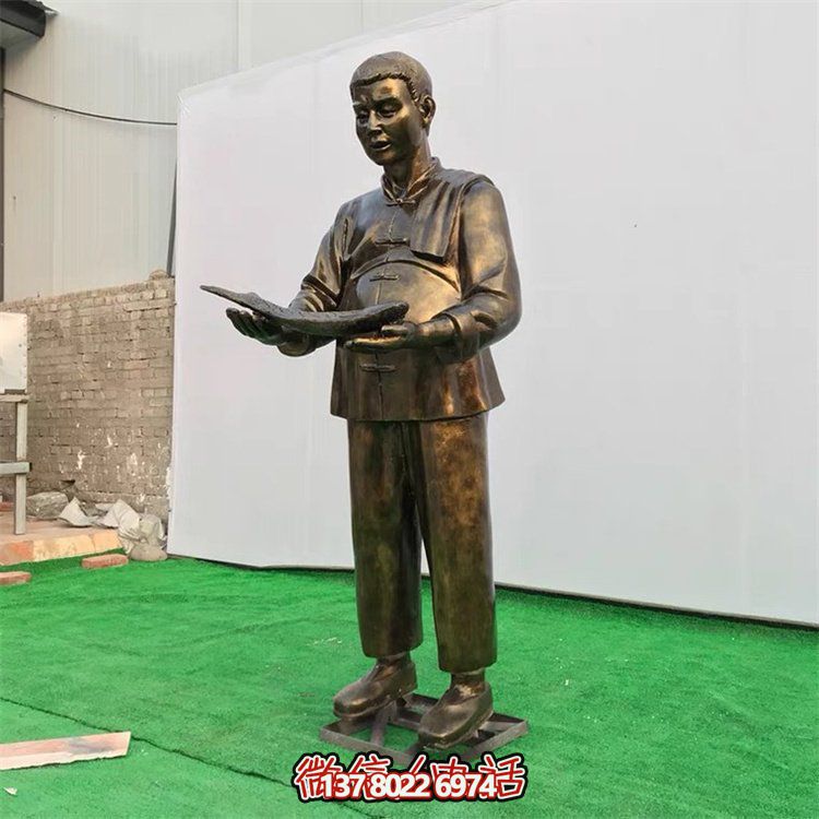 玻璃鋼仿銅人物景觀擺件，點綴公園美景