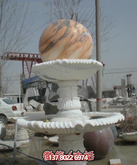 公園完美融合大理石、風(fēng)水球、噴泉和雕塑的美景