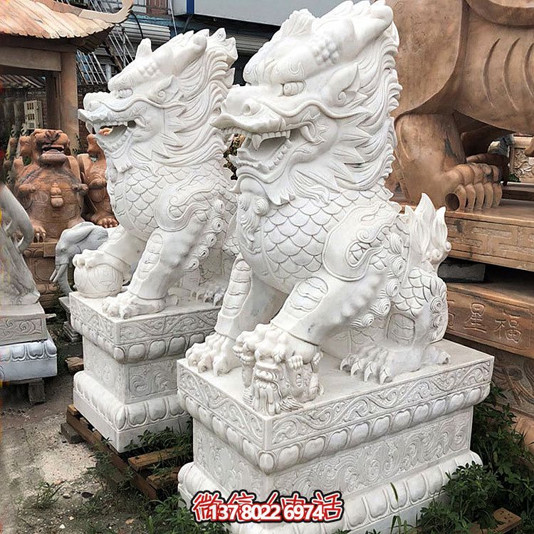 大型漢白玉石雕麒麟雕塑，為您的庭院門口增添獨(dú)特景觀