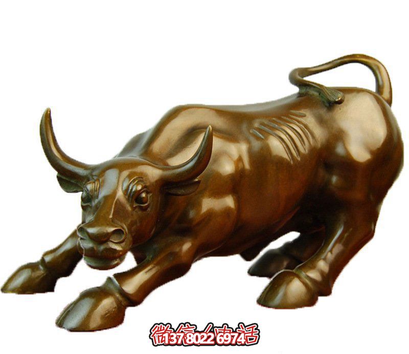 別墅里擺放的金色玻璃鋼創(chuàng)意華爾街牛 別墅里擺放的金色玻璃鋼創(chuàng)意華爾街牛