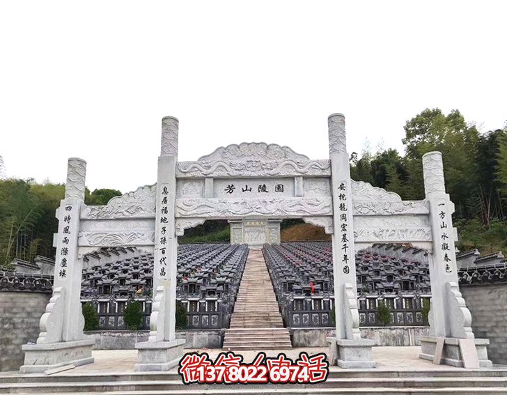 陵園擺放三門(mén)石柱石牌坊雕刻
