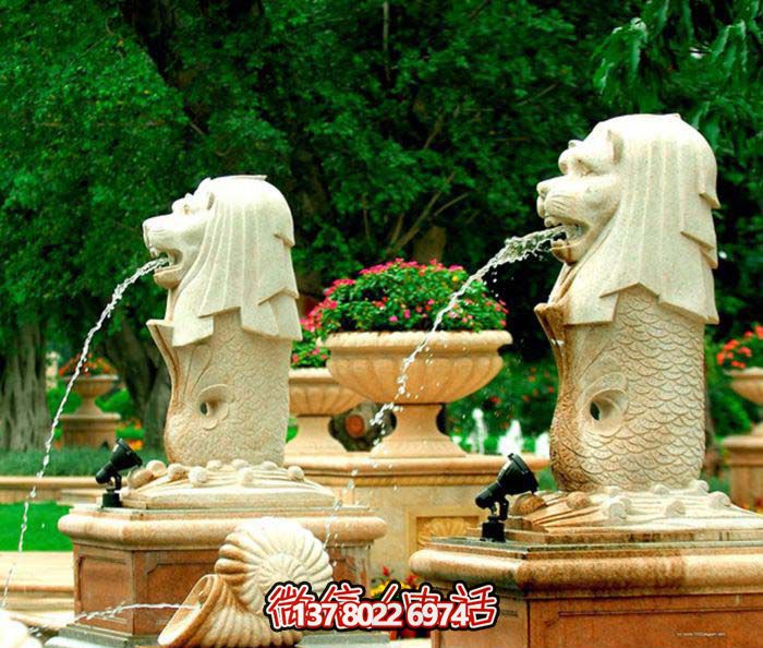公園廣場(chǎng)擺放的噴水黃蠟石石雕魚(yú)尾獅雕塑 公園廣場(chǎng)擺放的噴水黃蠟石石雕魚(yú)尾獅雕塑