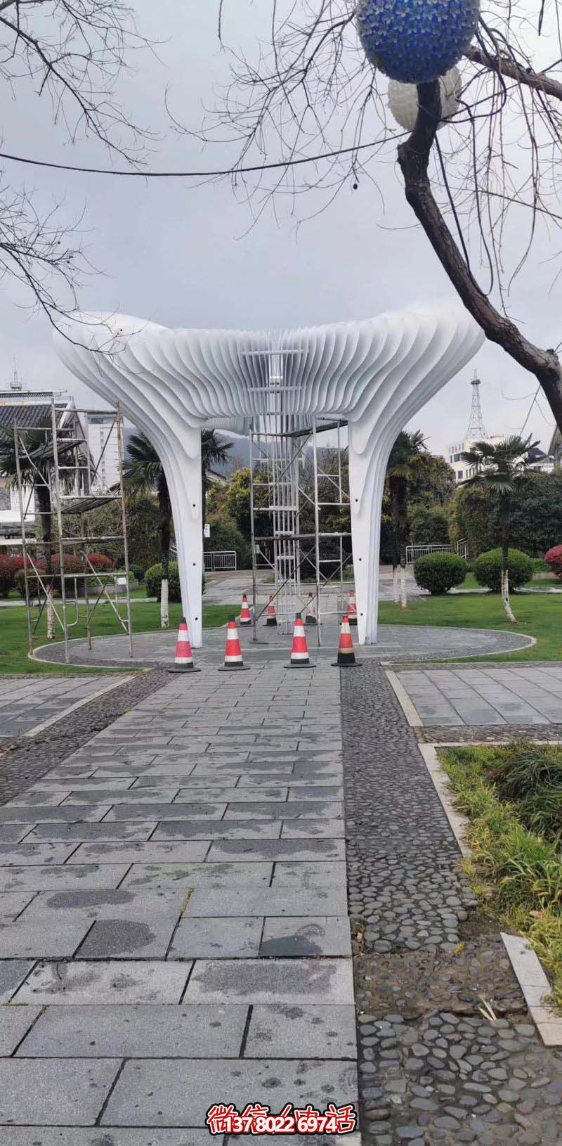 學(xué)院抽象拱門(mén)不銹鋼雕塑 學(xué)院抽象拱門(mén)不銹鋼雕塑